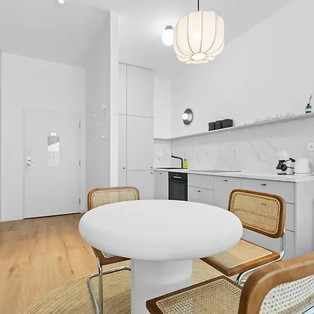 Lam Serenity Free Parking - Balcony Apartment